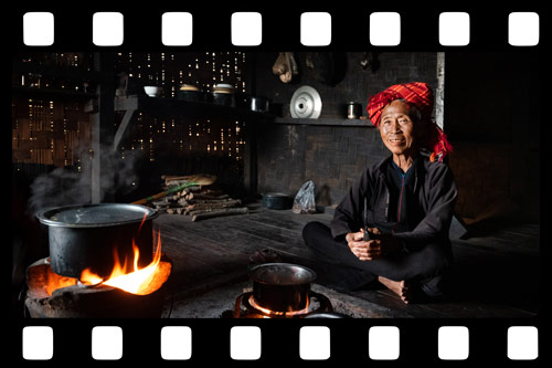 The Doyenne of the World - A film which tells the adventure of Alexandre Sattler, a travel photographer in search of a woman he photographed 5 years before in the mountains of Shan state, in Myanmar.