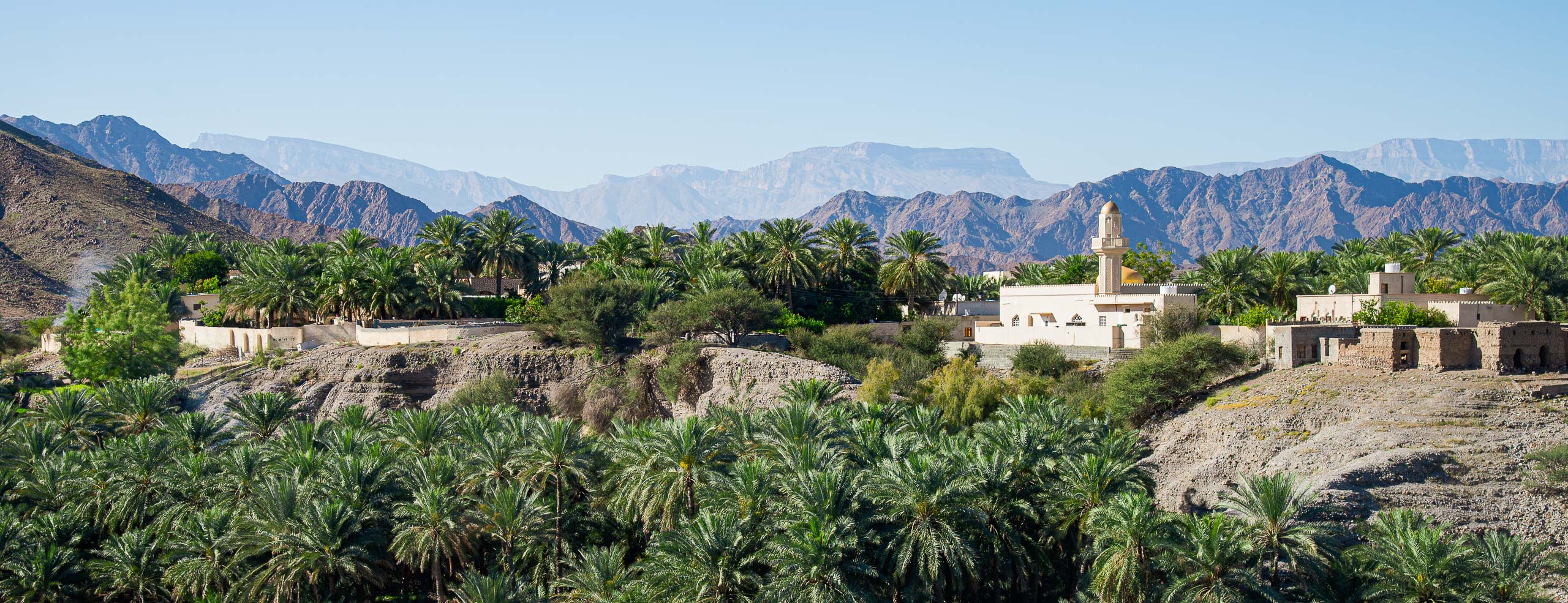 Paysage paradisiaque typique des montagnes omanaises, Wadi Alhoqain, Monts Hajar, Sultanat d'Oman