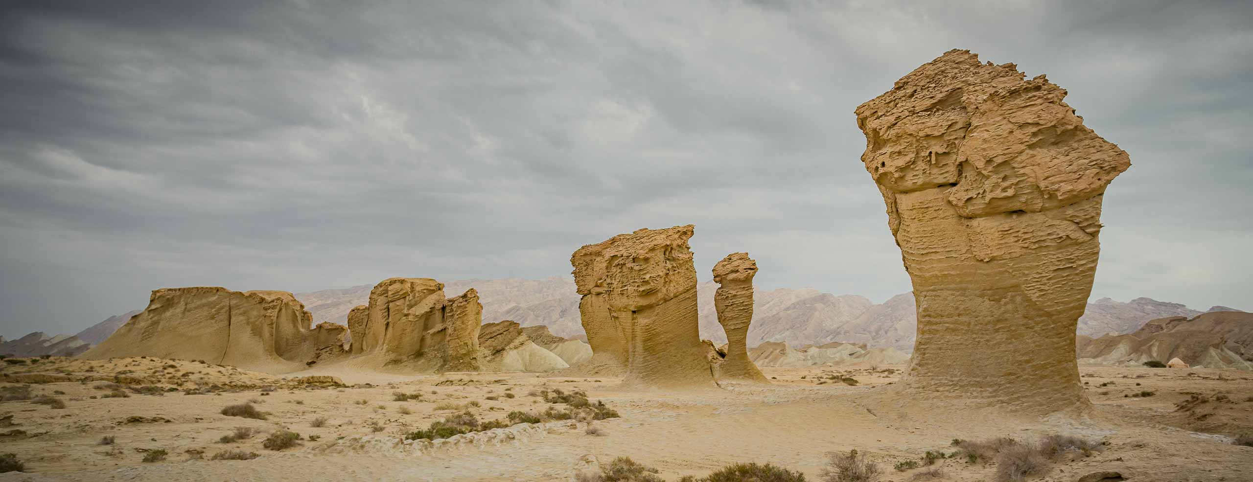Paysage lunaire du sud de l'Iran, formation rocheuses dans un environnement désertique, près de l'île de Qeshm
